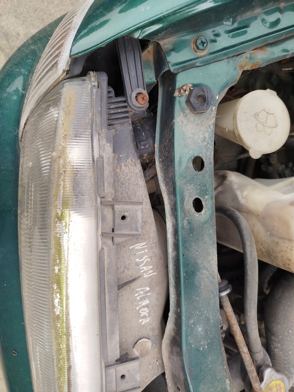 Right Headlight NISSAN Almera I Sedan (N15) Imagem-1