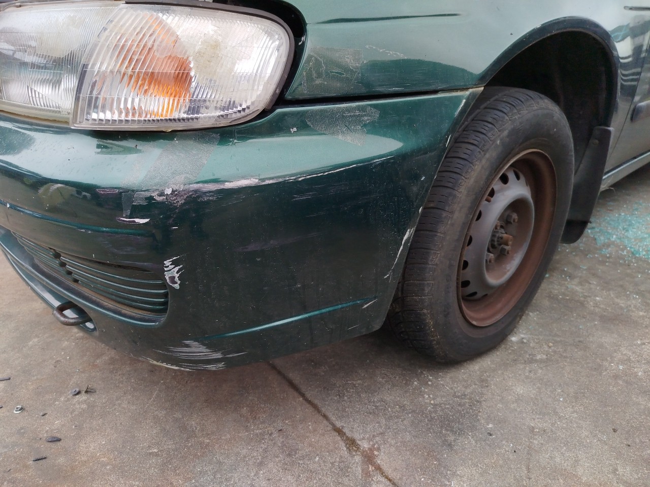 Pára-choques frente NISSAN Almera I Sedan (N15) Imagem-1