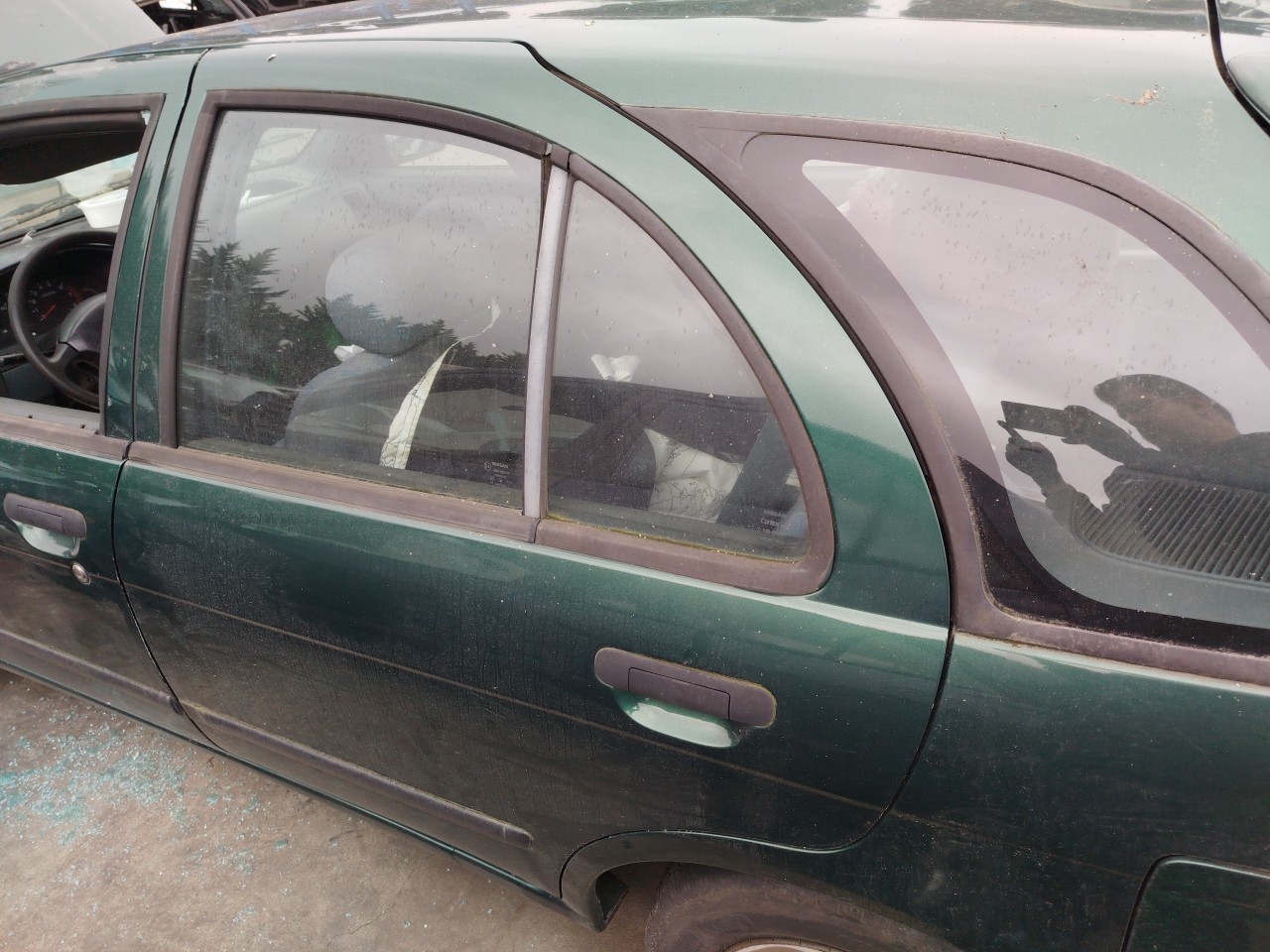 Porta trás esquerda NISSAN Almera I Sedan (N15) Imagem-0