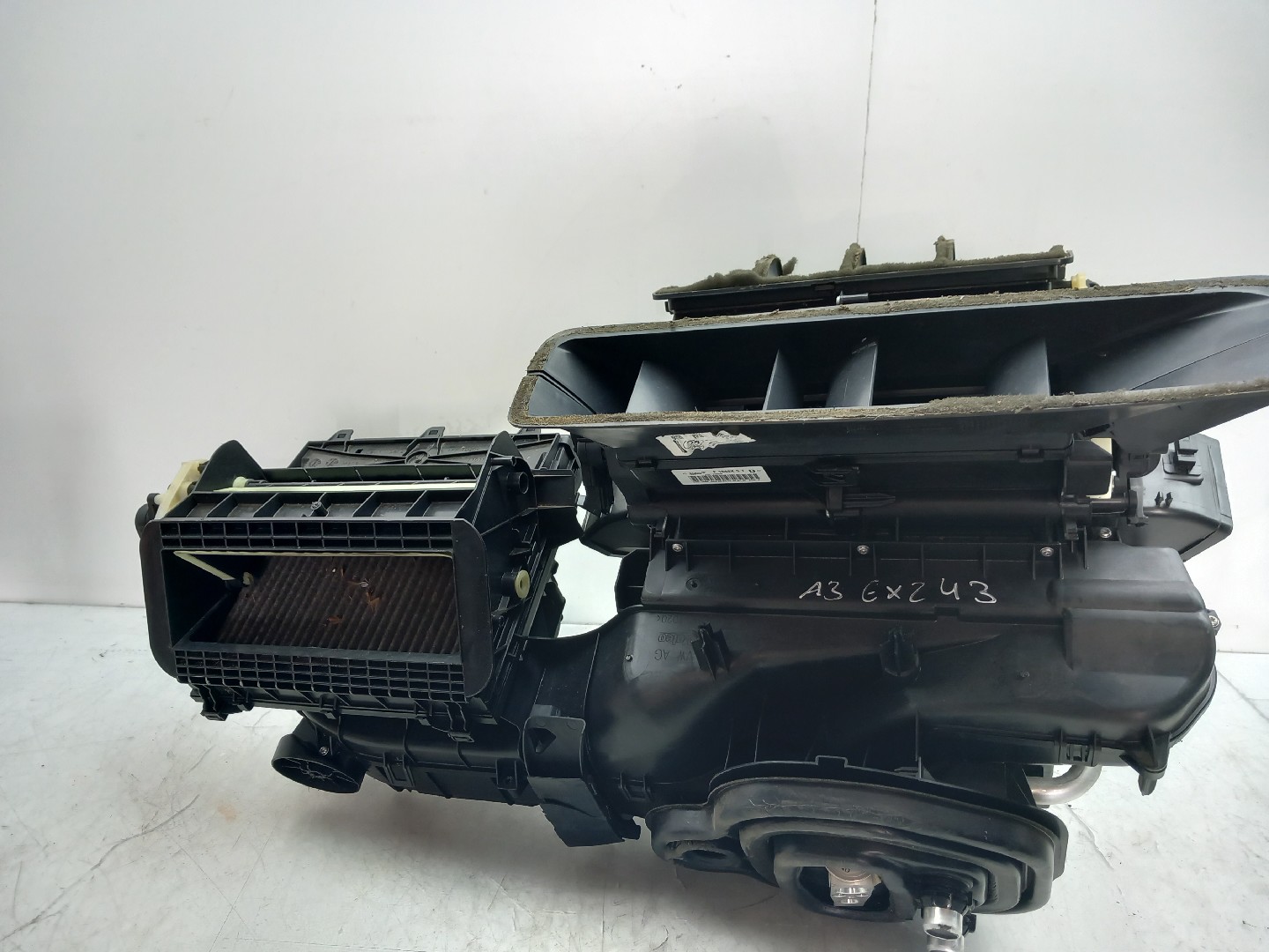 Caixa Chaufagem sofagem AUDI A3 Sportback (8VA, 8VF) Imagem-1