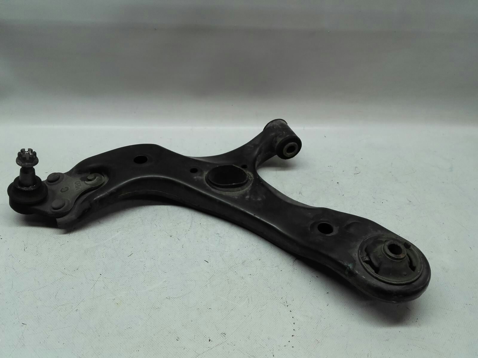 Left front suspension arm TOYOTA Auris Touring Sports (_E18_) Imagem-1