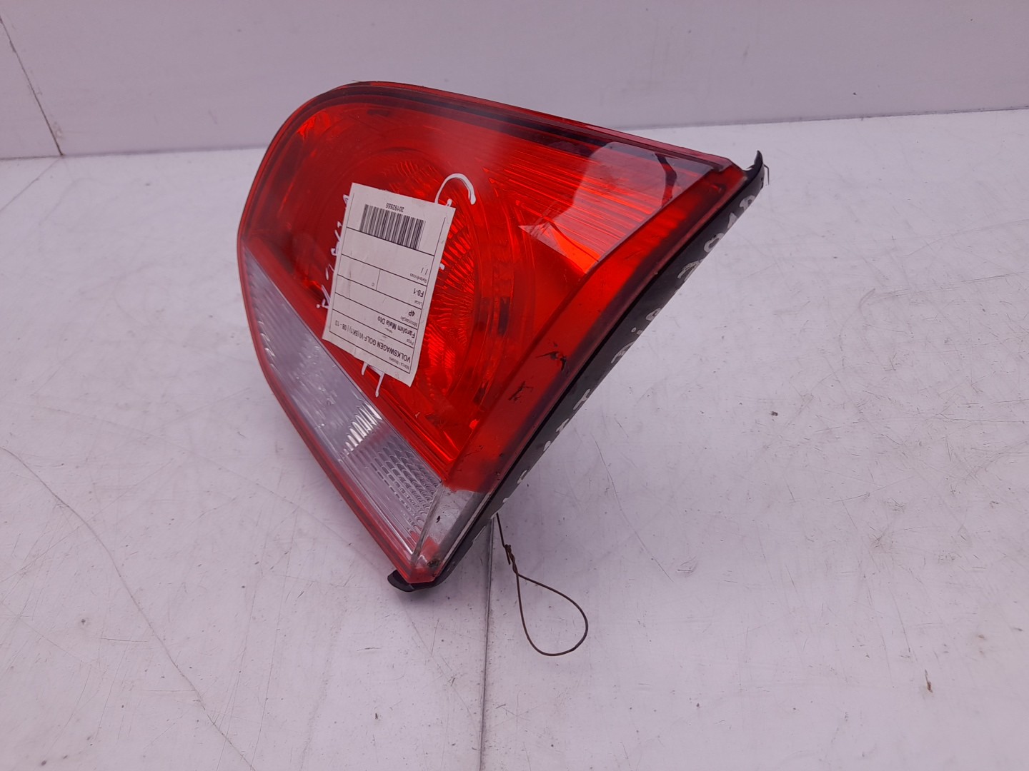 Right Tailgate light VOLKSWAGEN Golf VI (5K1) Imagem-1