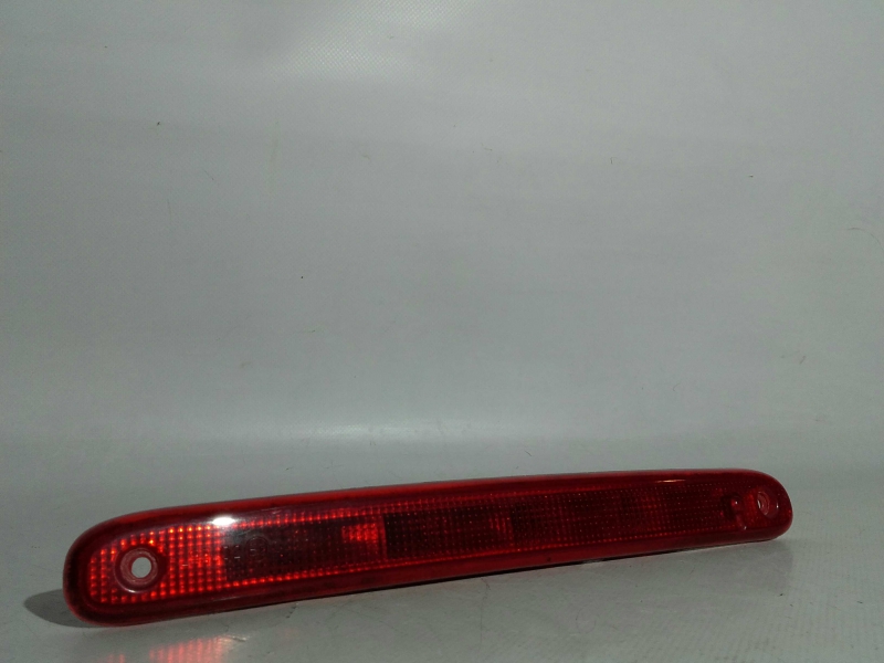 Luz de freno adicional / tercer freno