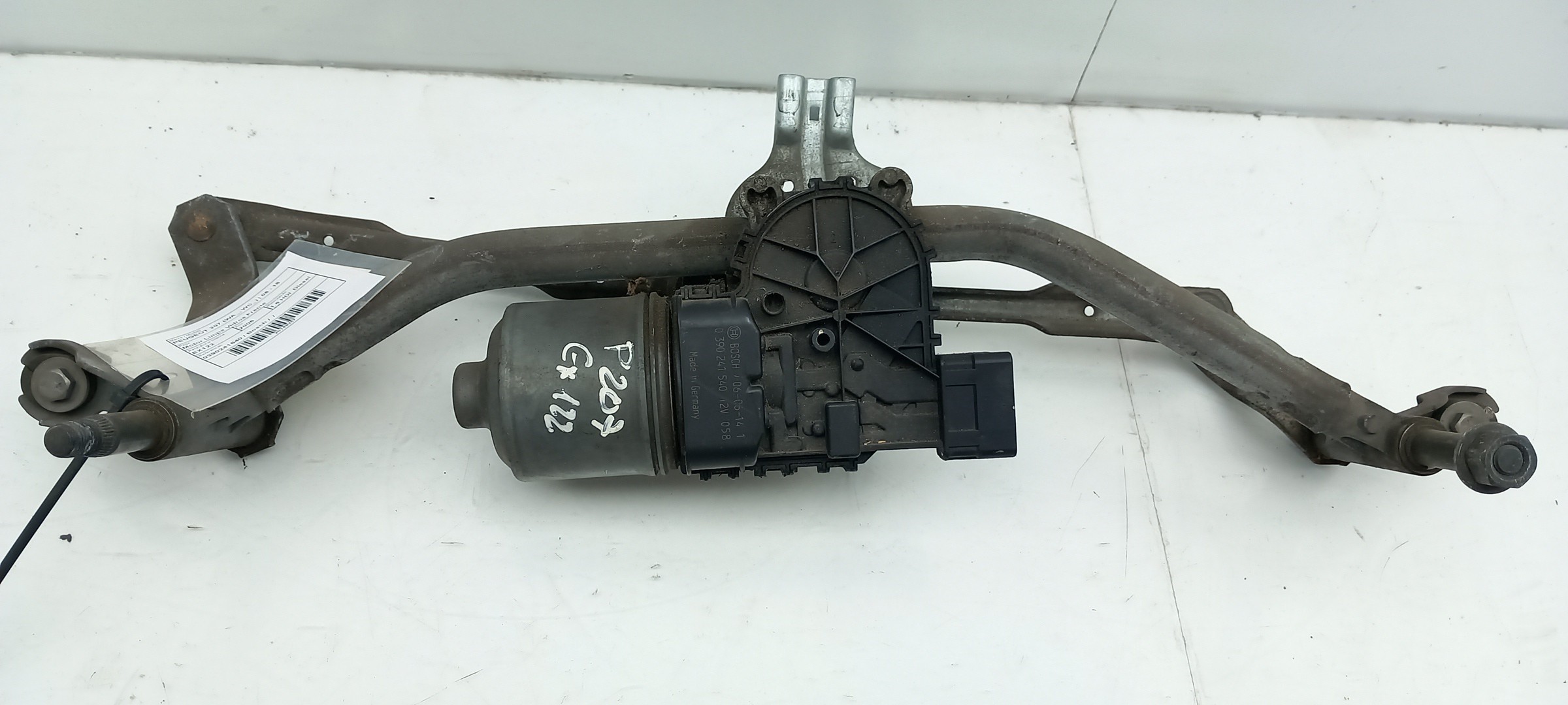 Essuie-glace moteur avant