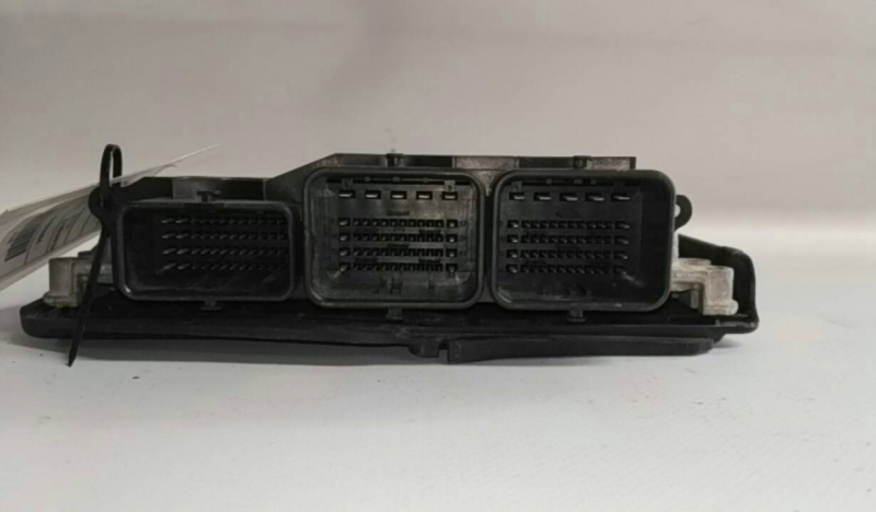 Centralina motor / ECU PEUGEOT 208 Imagem-1