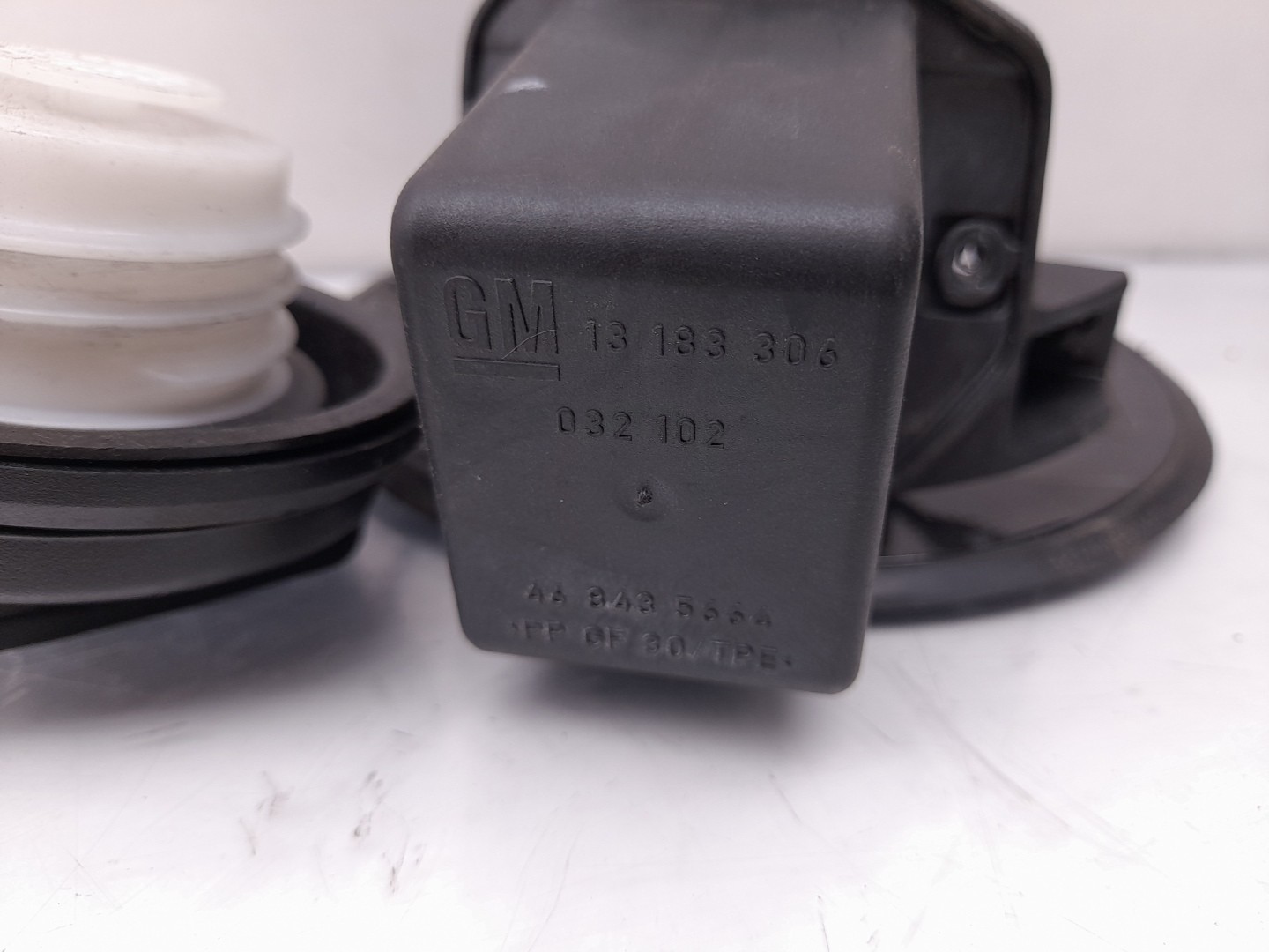 Tapa exterior combustible OPEL Corsa D Imagem-2