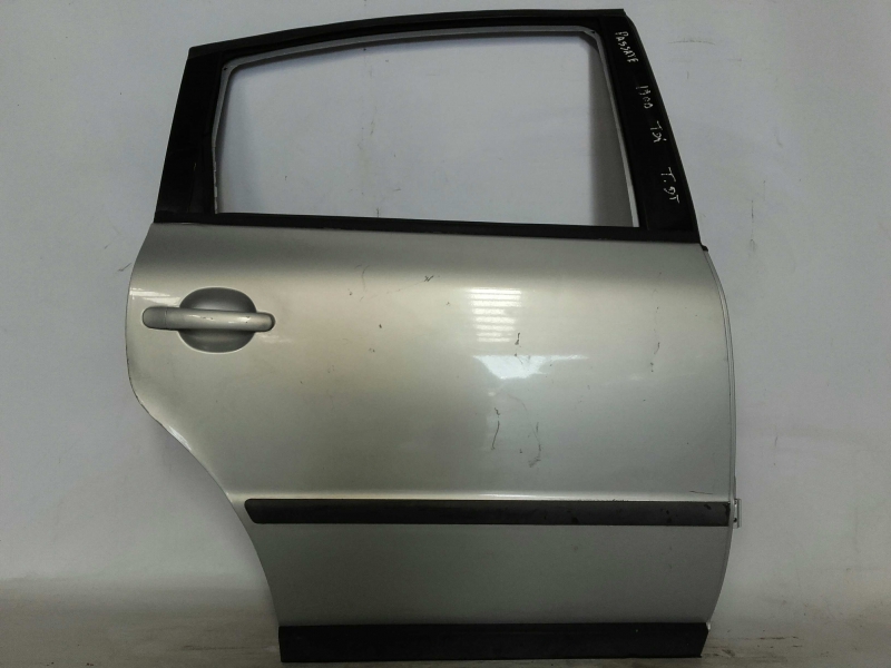 Right rear door