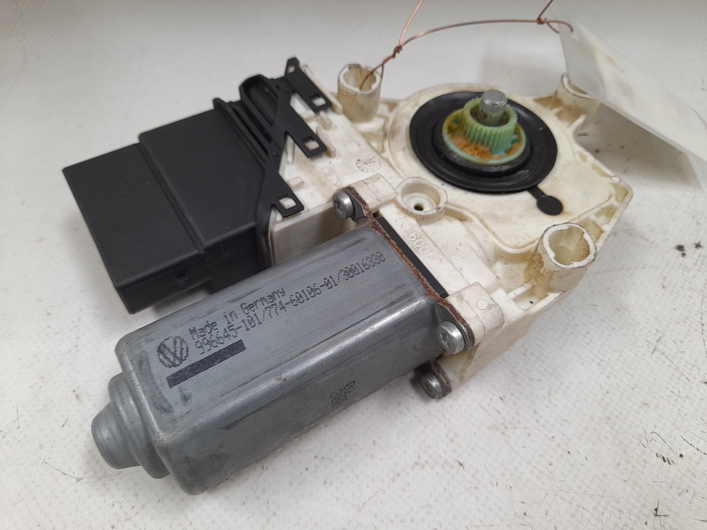 Front Left Window Motor VOLKSWAGEN Golf Plus Van (521) Imagem-1