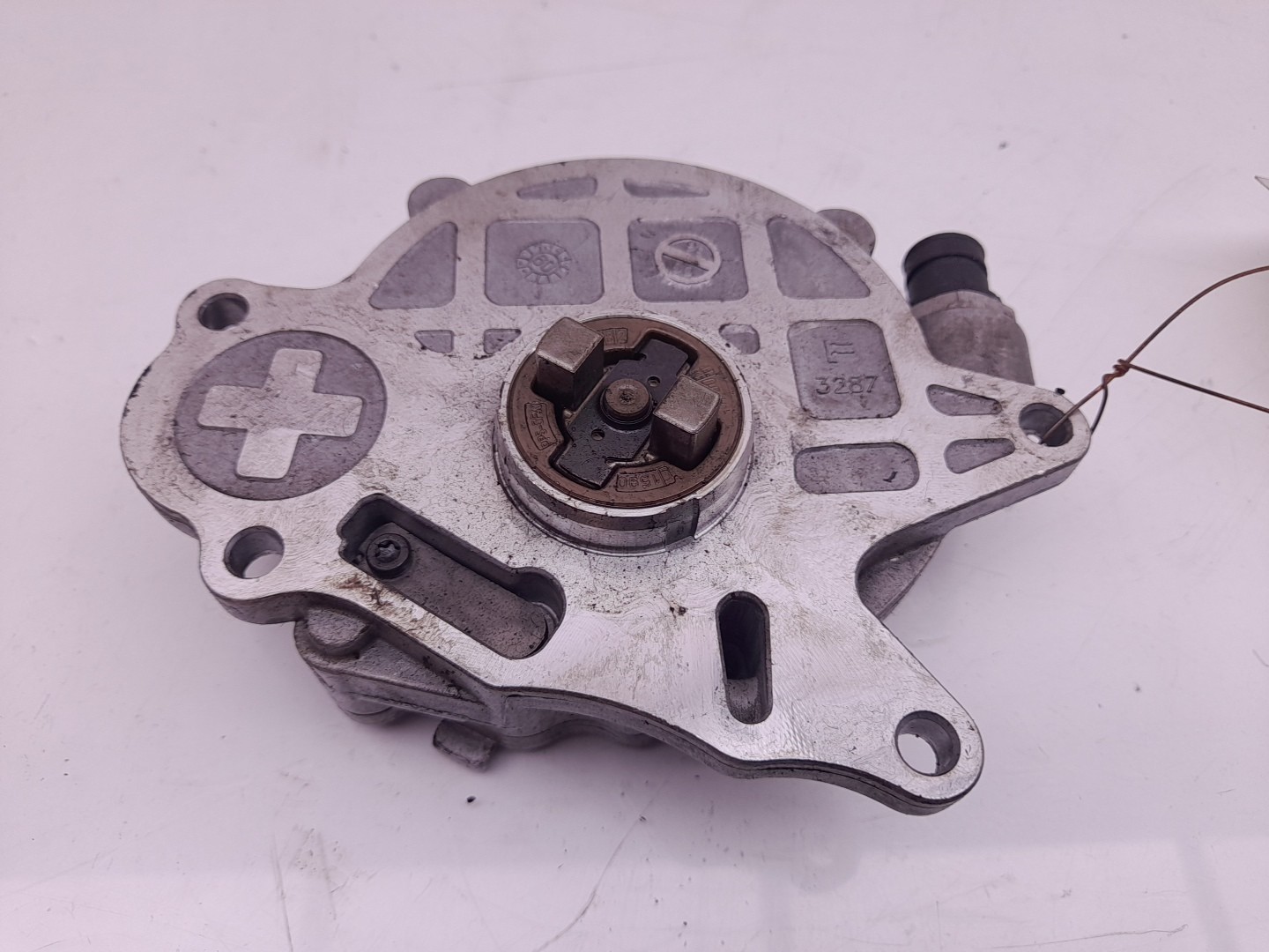 Vacuum pump for braking system AUDI A4 (8K2, B8) Imagem-2