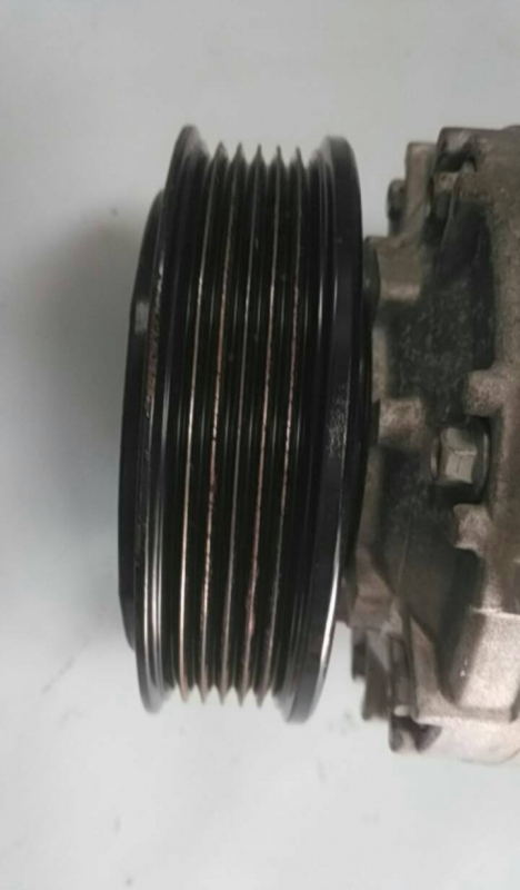 Compresor A/A VOLKSWAGEN Polo (6R, 6C) Imagem-1