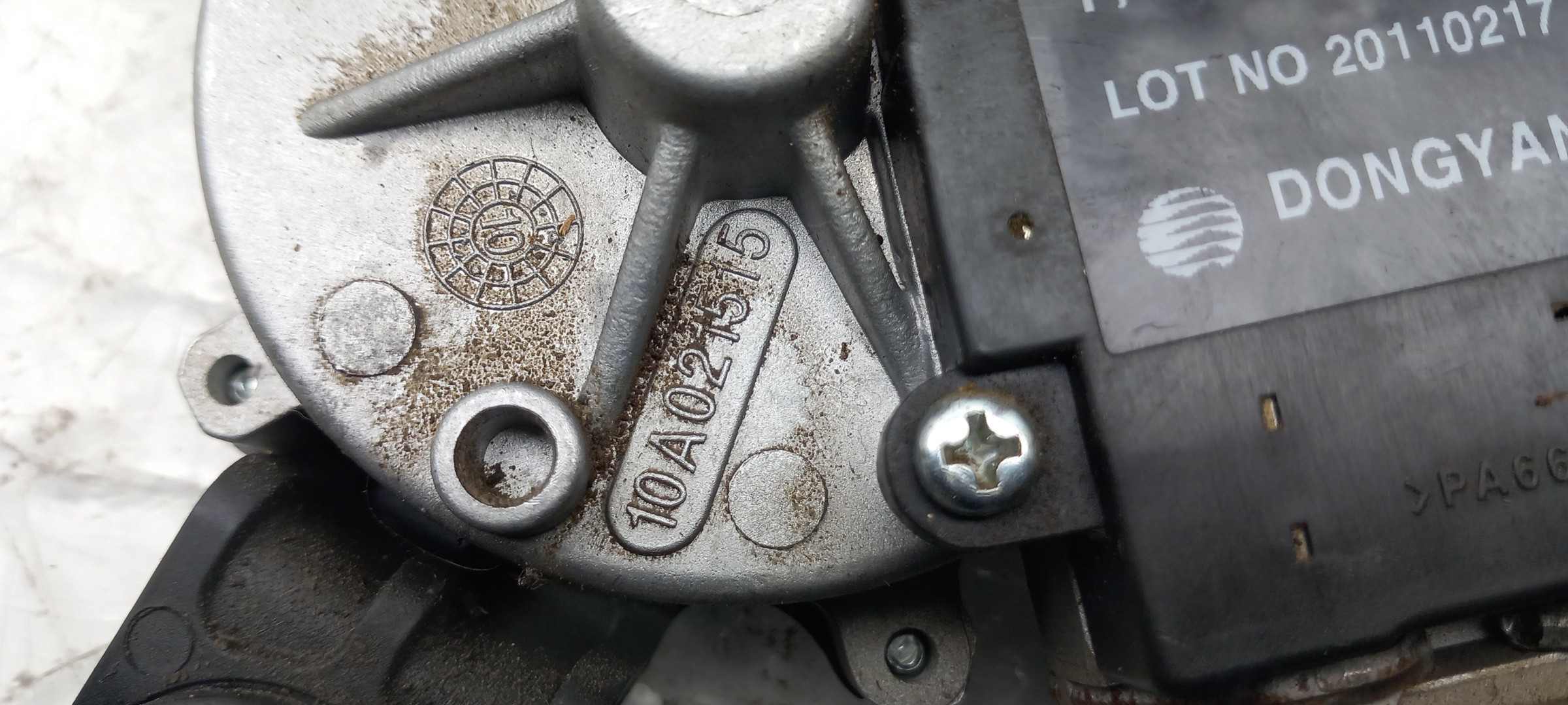 Motor limpiaparabrisas Trasero OPEL Astra J Imagem-3