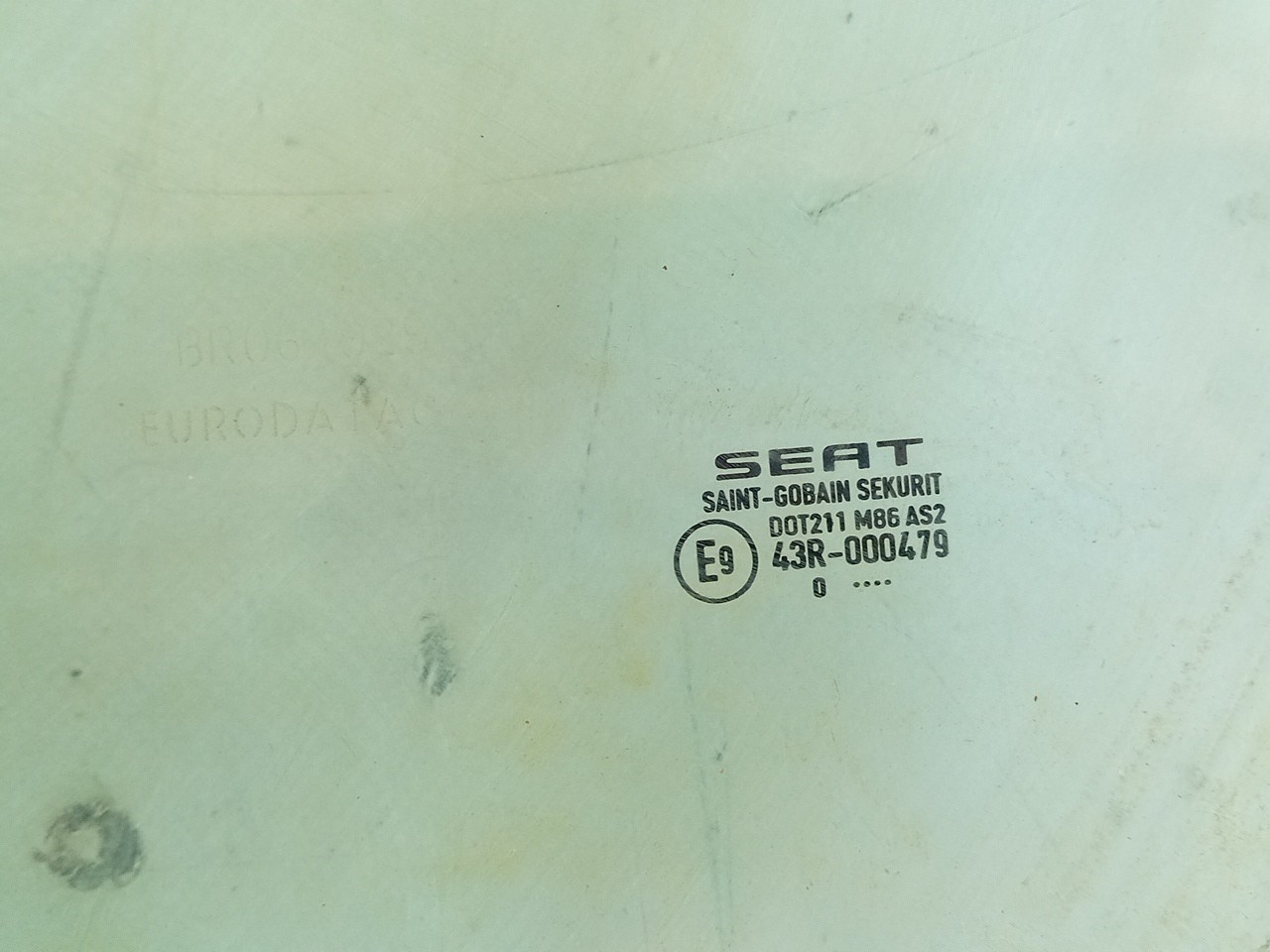 Vitre porte avant gauche SEAT Ibiza IV (6J5, 6P1) Imagem-1