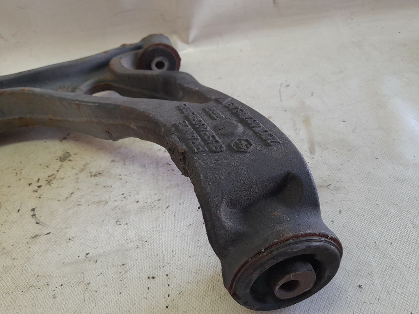Bras de suspension Avant Droite VOLKSWAGEN Touareg (7L) Imagem-1