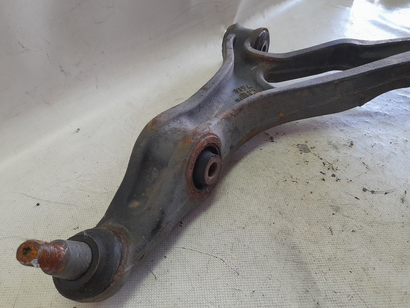 Bras de suspension Avant Droite VOLKSWAGEN Touareg (7L) Imagem-2