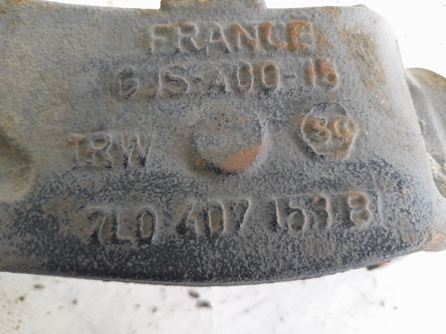 Bras de suspension Avant gauche VOLKSWAGEN Touareg (7L) Imagem-2