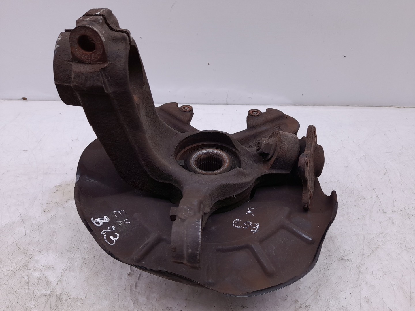 Fusée avant gauche VOLKSWAGEN Fox (5Z1, 5Z3, 5Z4) Imagem-1