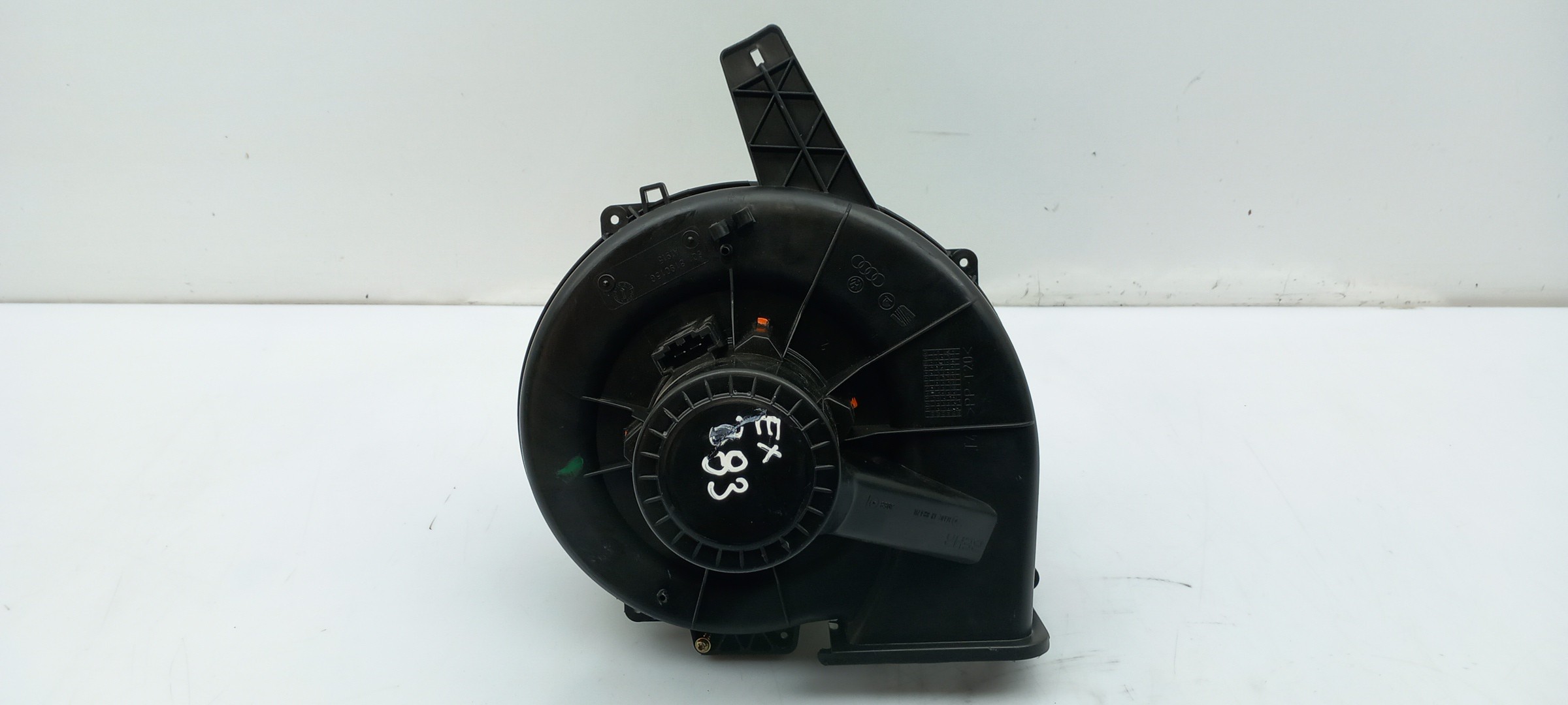 Ventola riscaldamento / Ventilatore abitacolo VOLKSWAGEN Fox (5Z1, 5Z3, 5Z4) Imagem-1