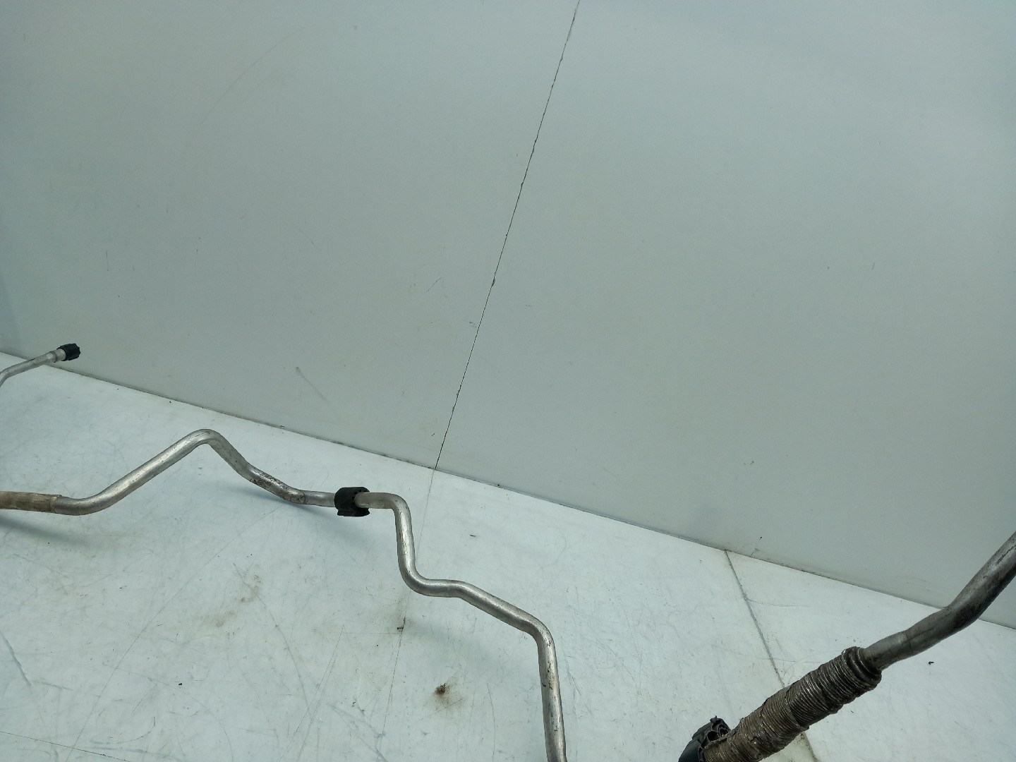 AC pipe SKODA Fabia II Hatchback (542, 5J) Imagem-2