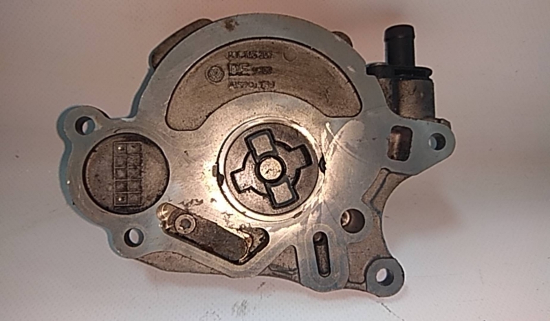 Vacuum pump for braking system VOLKSWAGEN Polo (6R, 6C) Imagem-1