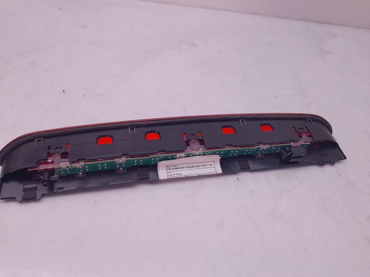 Luz stop adicional / 3º stop VOLKSWAGEN Tiguan (AD1, AX1) Imagem-1