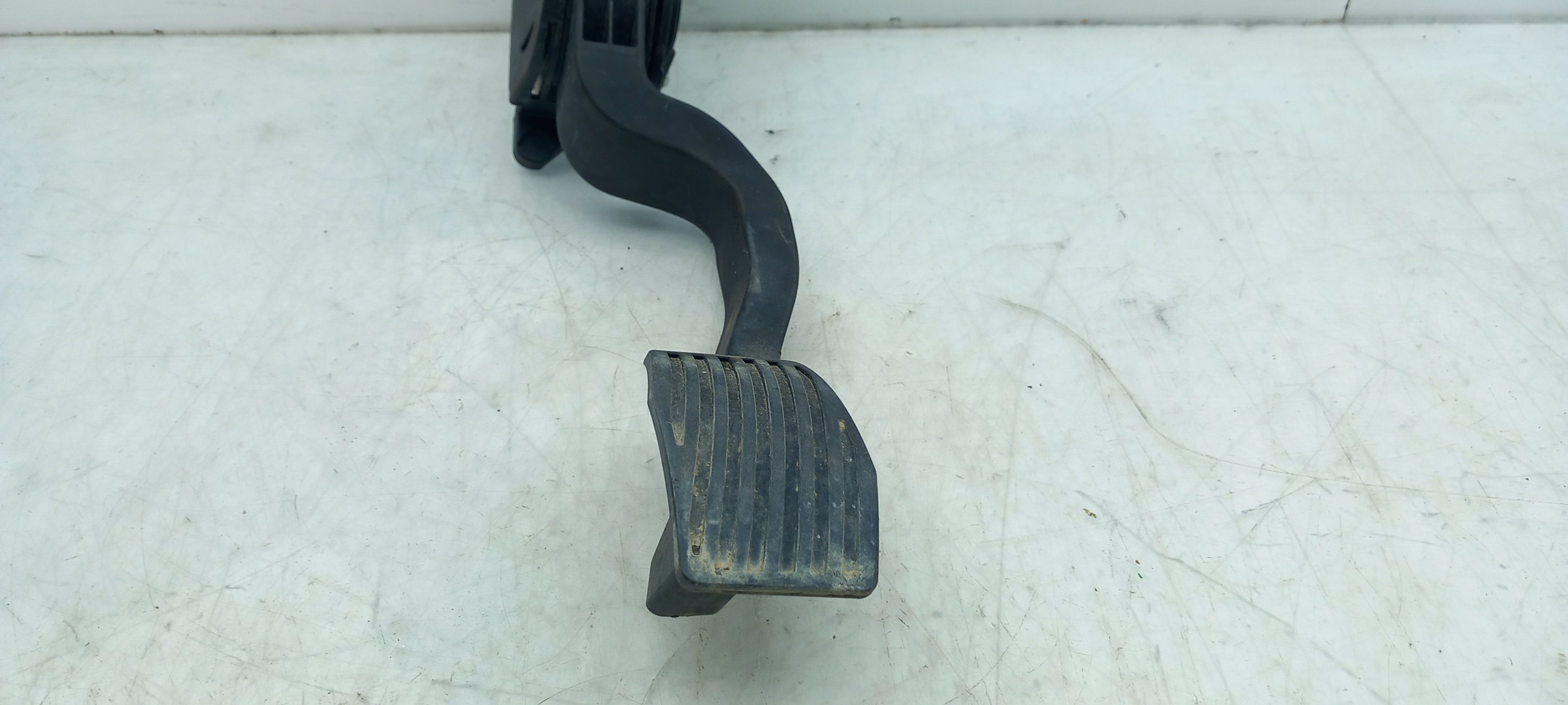 Pedal acelerador