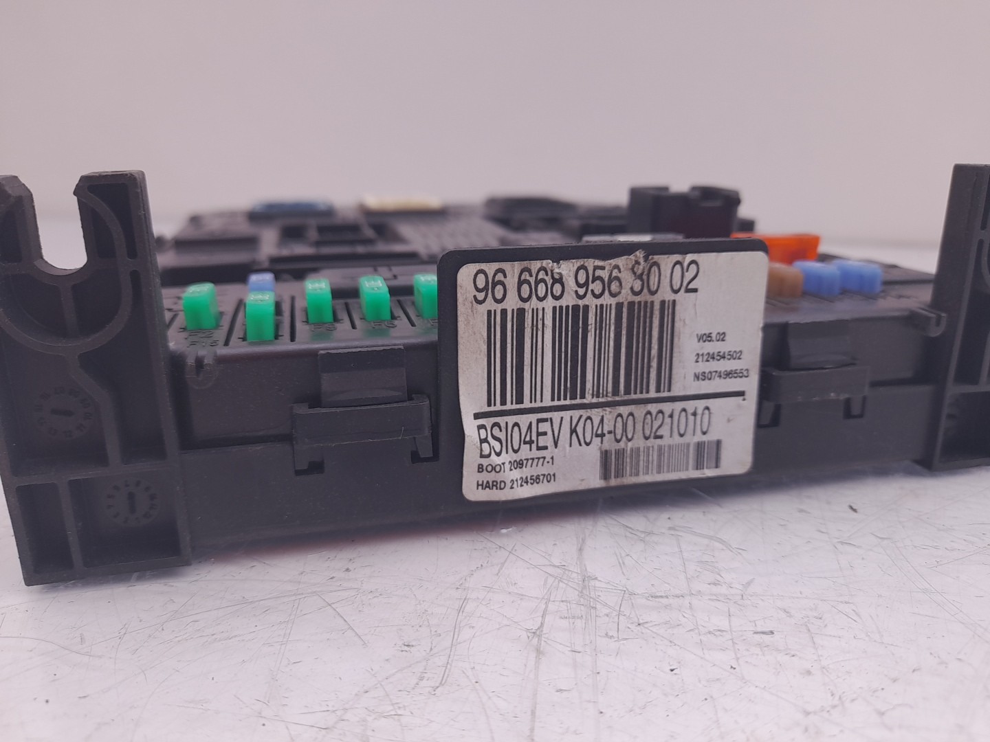 Caja fusibles / SAM / BSI PEUGEOT 5008 I (0U_, 0E_) Imagem-2