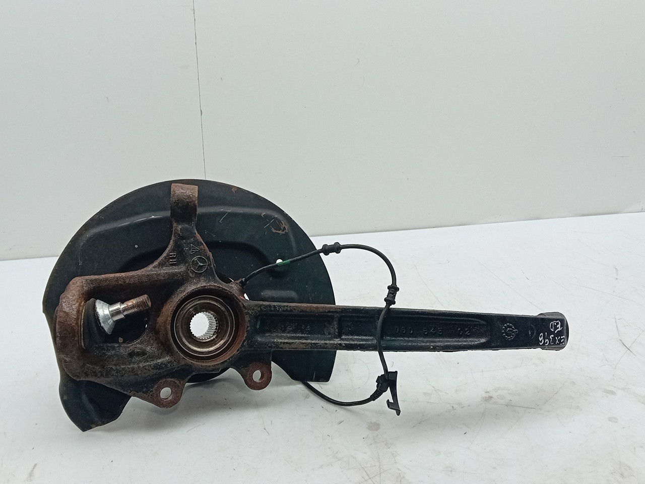 Right front steering knuckle MERCEDES-BENZ Classe R (W251, V251) Imagem-1