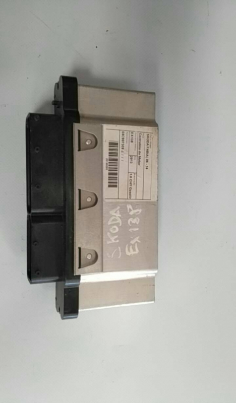 Calculateur /  Unité de contrôle moteur SKODA Fabia II Hatchback (542, 5J) Imagem-1
