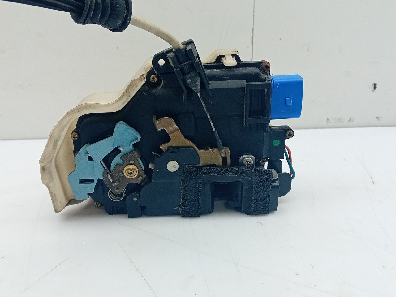 Front Left Door Lock VOLKSWAGEN Phaeton (3D) Imagem-1