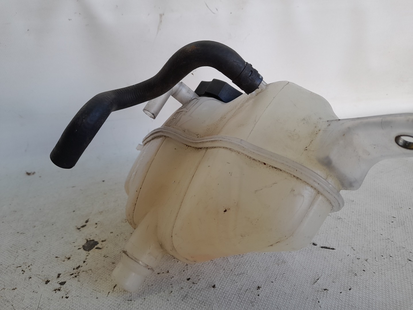 Coolant reservoir OPEL Corsa E Imagem-1