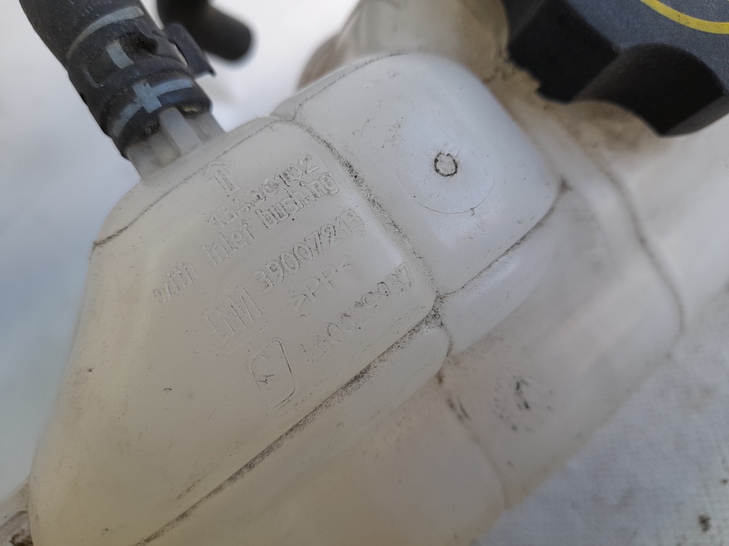 Coolant reservoir OPEL Corsa E Imagem-2