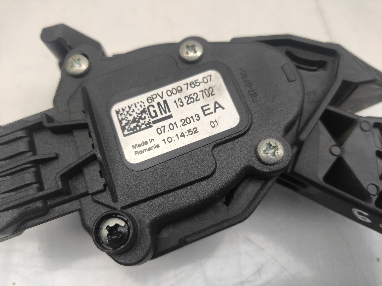 Pedal acelerador OPEL Astra J Imagem-1