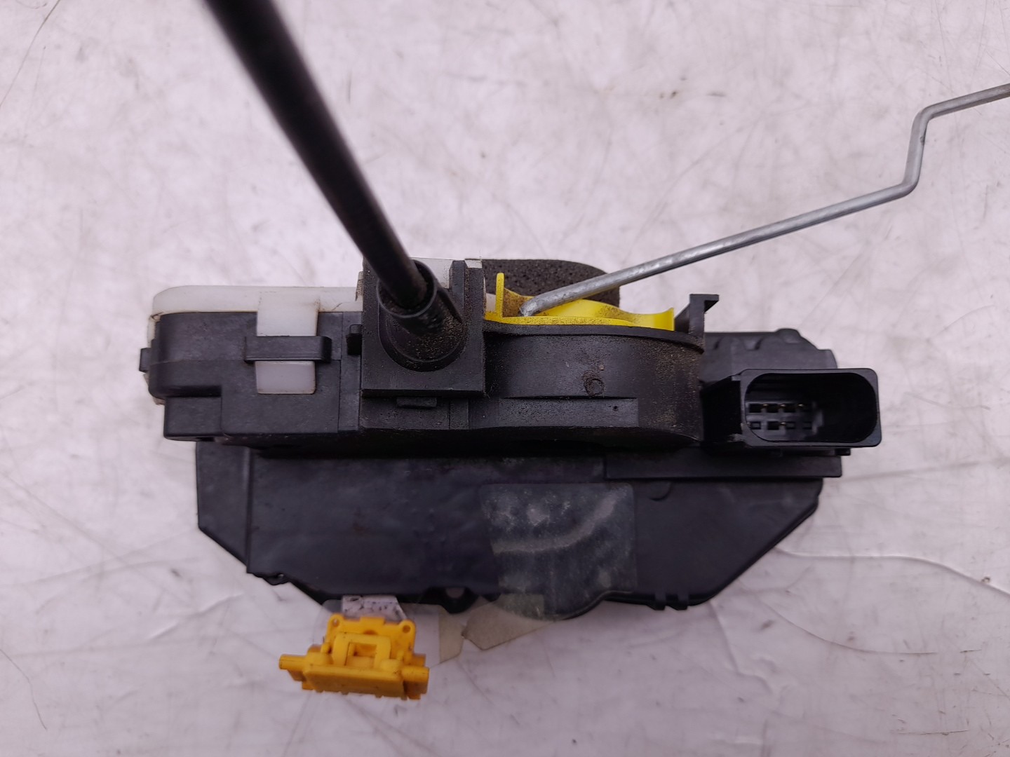 Rear Left Door Lock OPEL Astra J Imagem-1