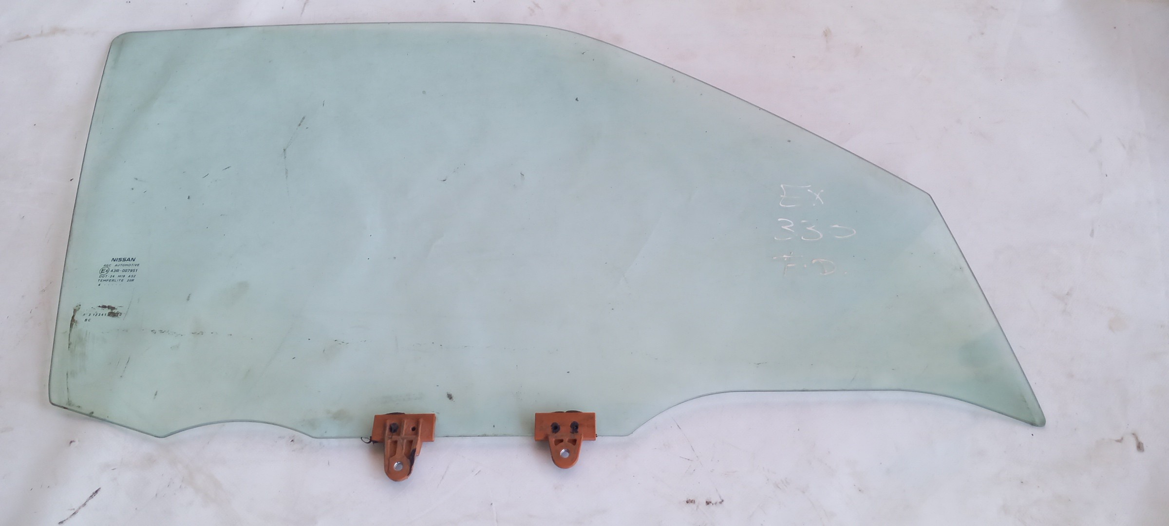 Right front door glass