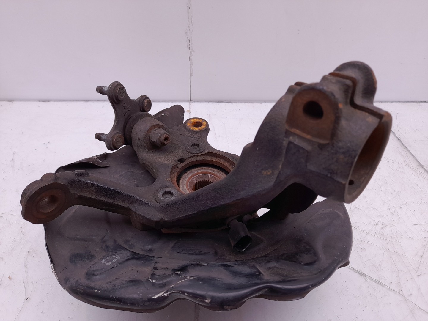 Right front steering knuckle AUDI A3 Sportback (8VA, 8VF) Imagem-1