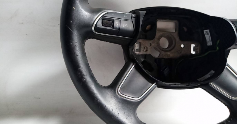 Volant de direction AUDI A3 Sportback (8VA, 8VF) Imagem-2