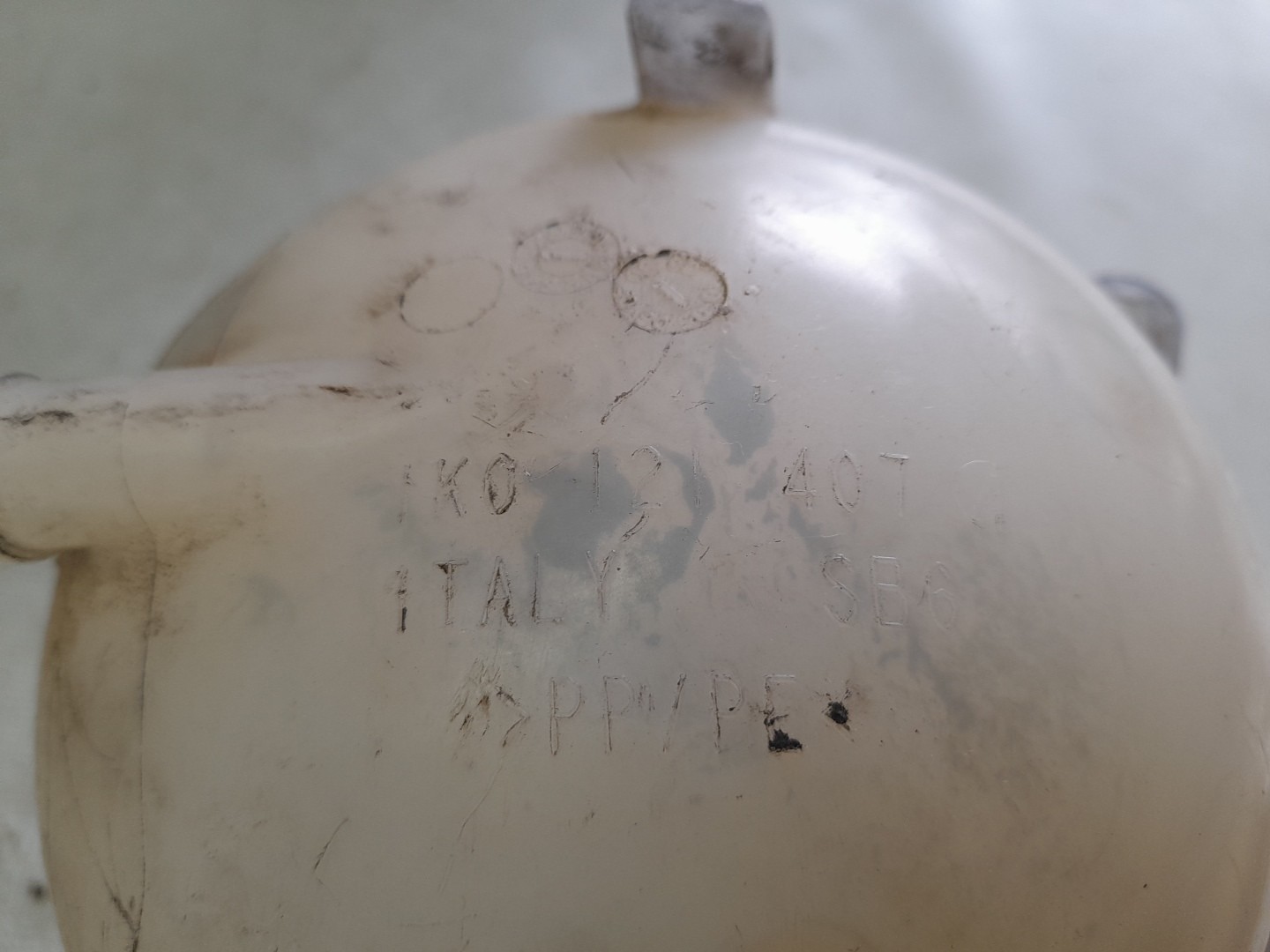 Réservoir/ Vase D'expansion De Liquide De Refroidissement VOLKSWAGEN Golf V Variant (1K5) Imagem-1