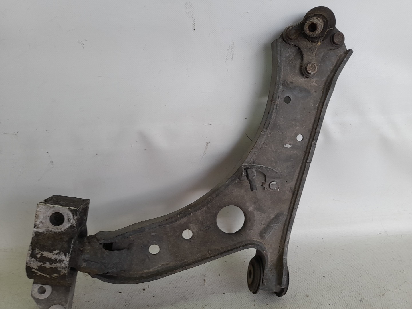 Bras de suspension Avant gauche VOLKSWAGEN Golf V Variant (1K5) Imagem-1
