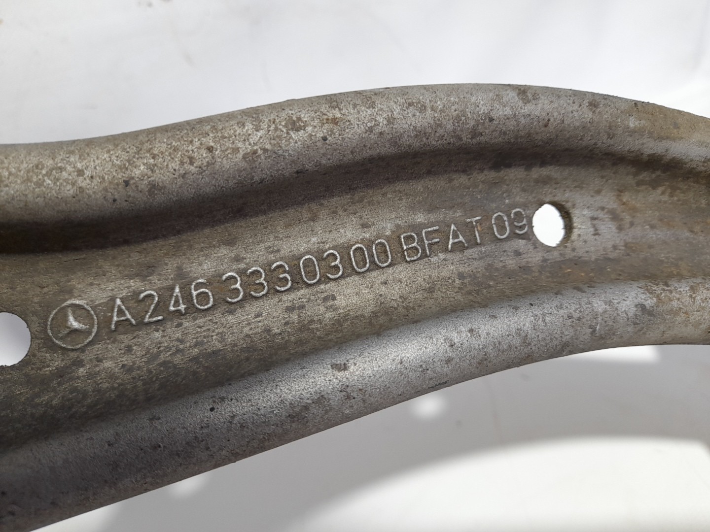 Brazo suspensión delantero izquierdo MERCEDES-BENZ GLA (X156) Imagem-2