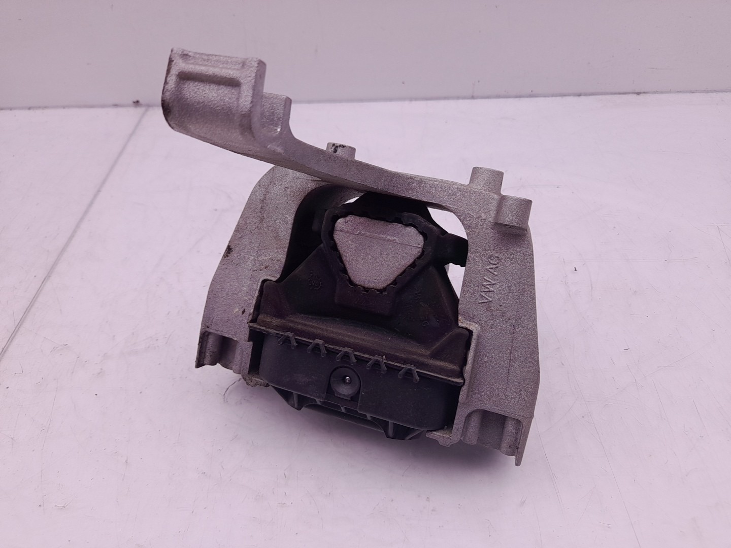 Engine Mount VOLKSWAGEN Golf VII (5G1, BQ1, BE1, BE2) Imagem-1