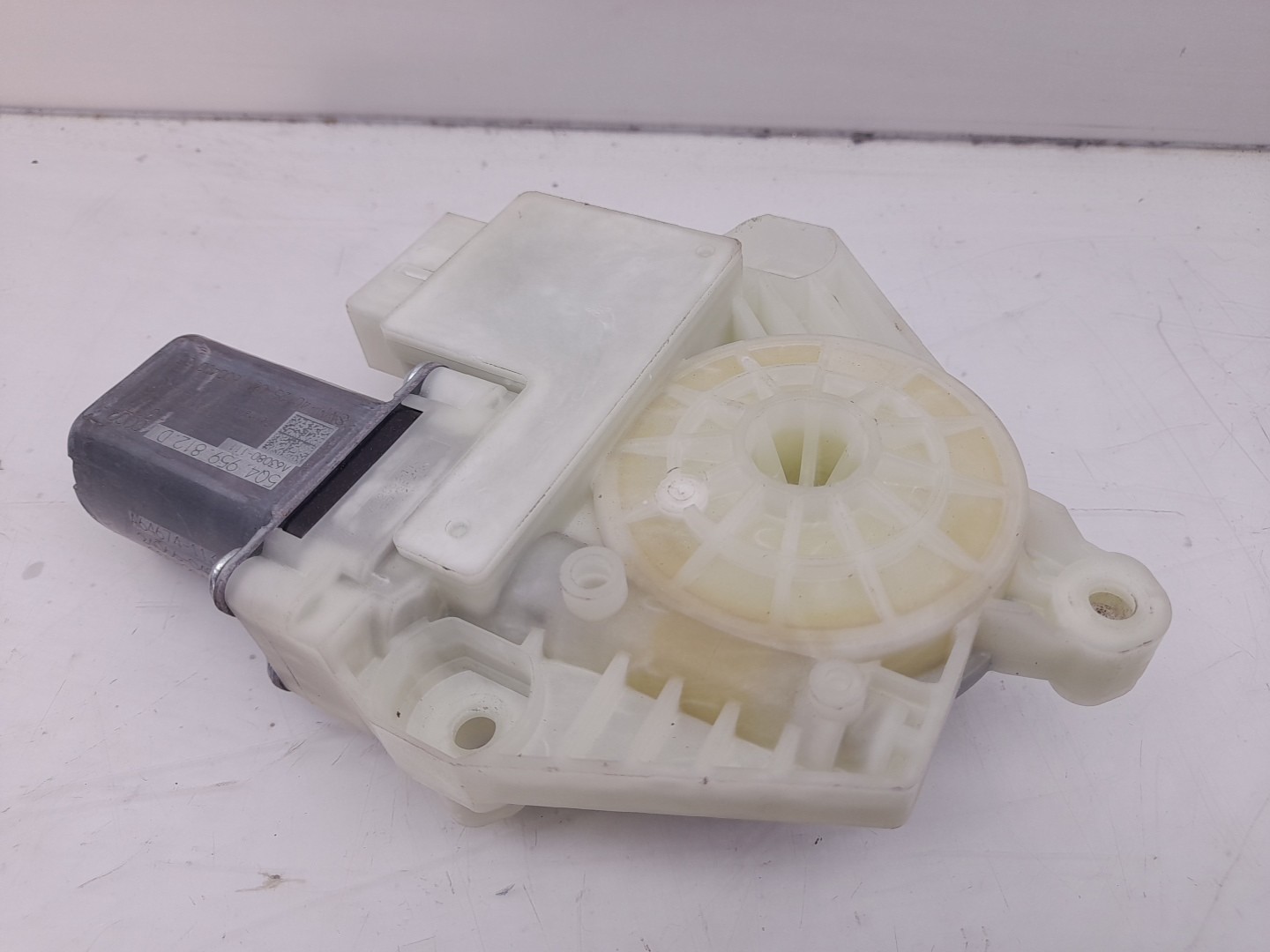 Motor vidro trás direito VOLKSWAGEN Golf VII (5G1, BQ1, BE1, BE2) Imagem-1