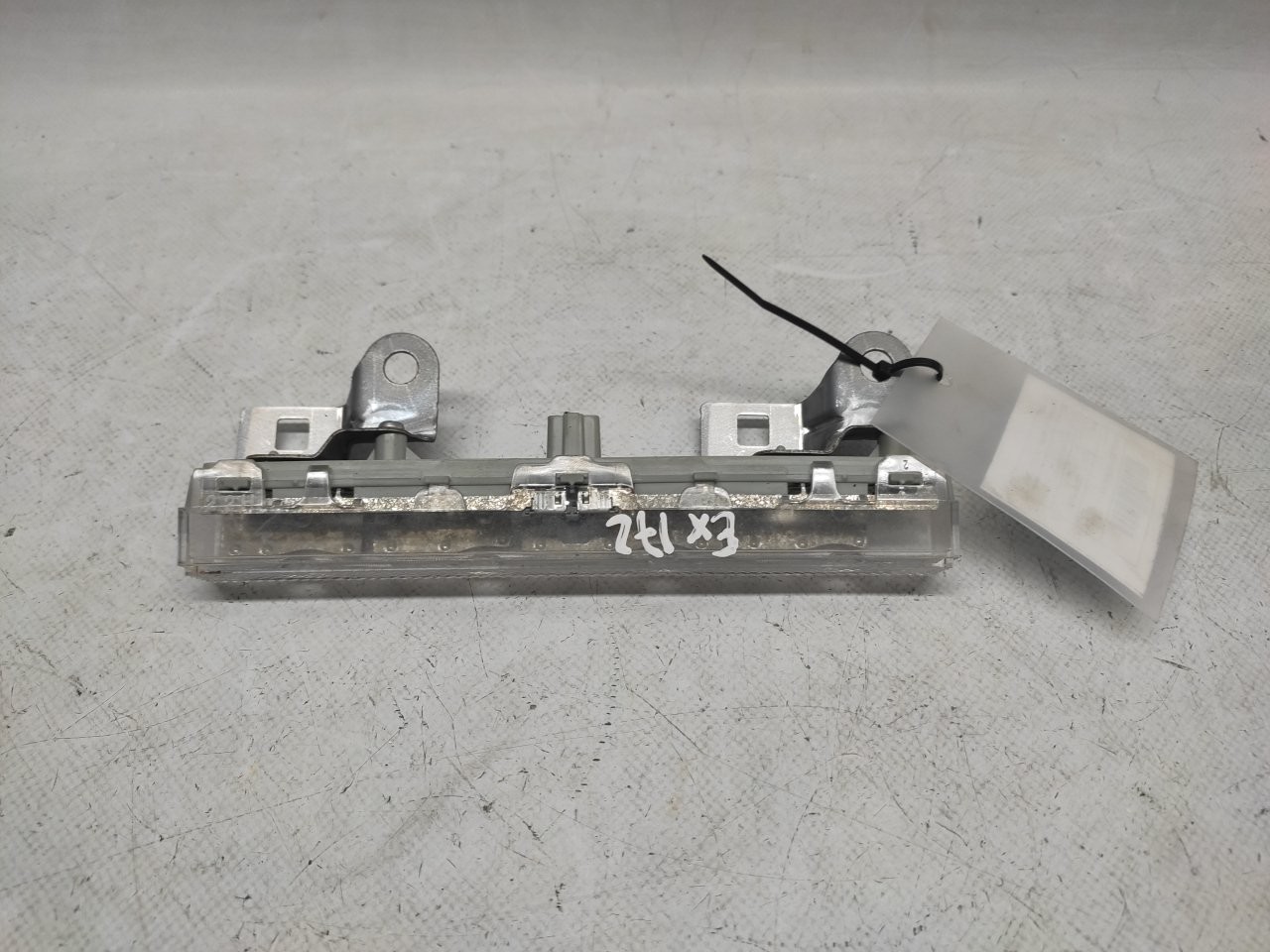 Luz stop adicional / 3º stop TOYOTA Auris Hatchback (_E15_) Imagem-1