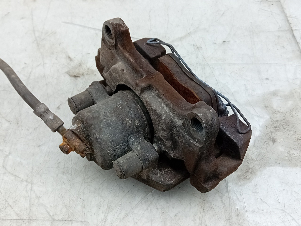 Pinza de freno Delantero Derecho VOLKSWAGEN Passat (3C2) Imagem-1
