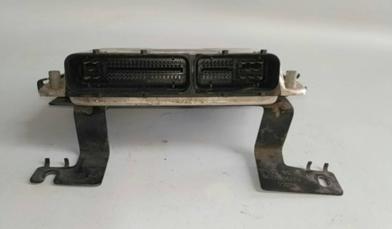 Engine control unit / ECU SEAT Leon (1M1) Imagem-1