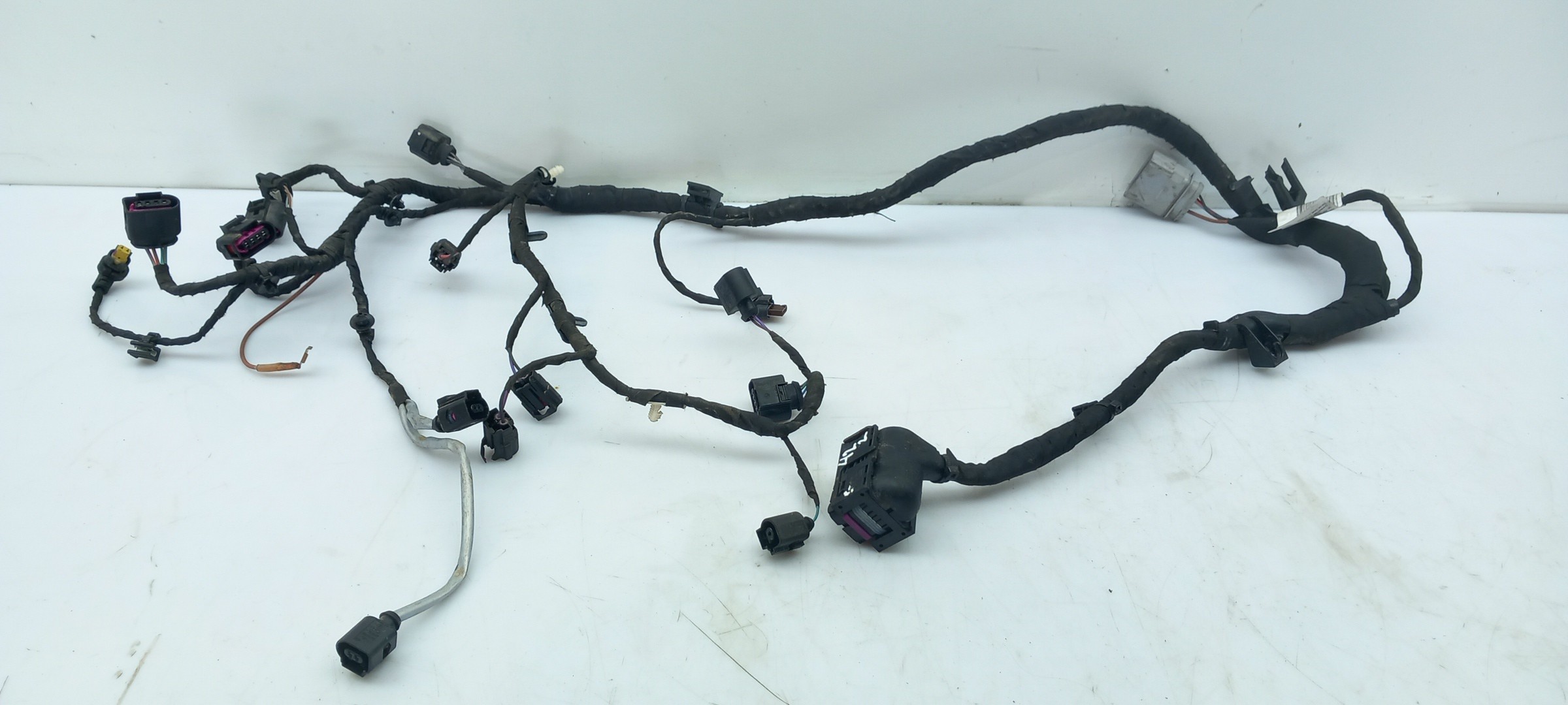 Engine electrical installation / engine wiring