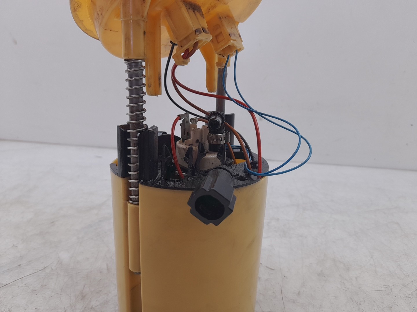 Fuel pump BMW 1 (E87) Imagem-1