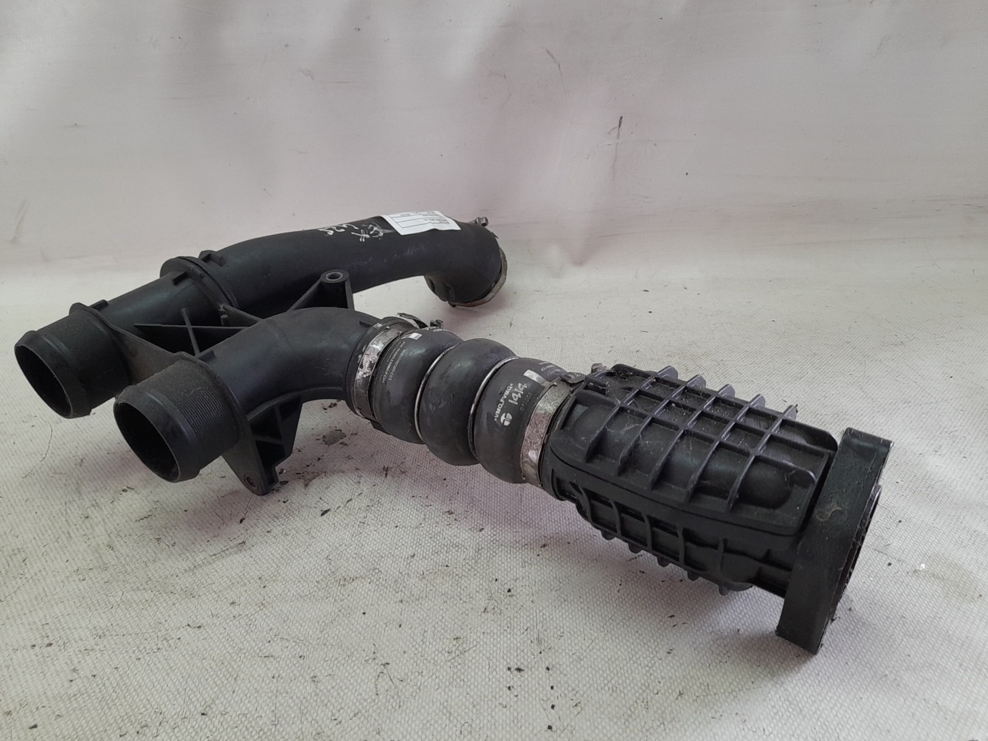 Tubo intercooler PEUGEOT 308 II Imagem-1