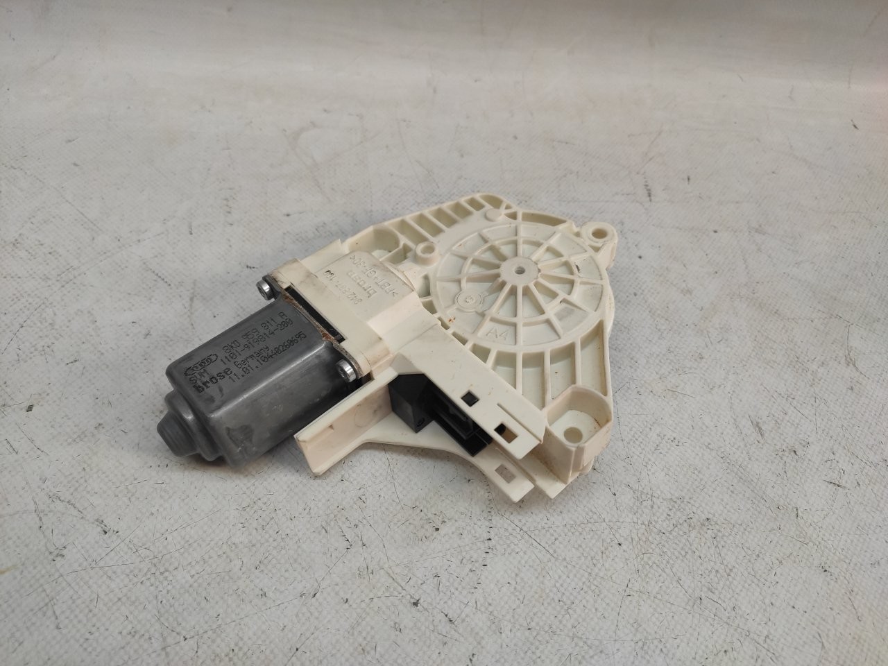 Right Rear  Door Window Regulator Motor