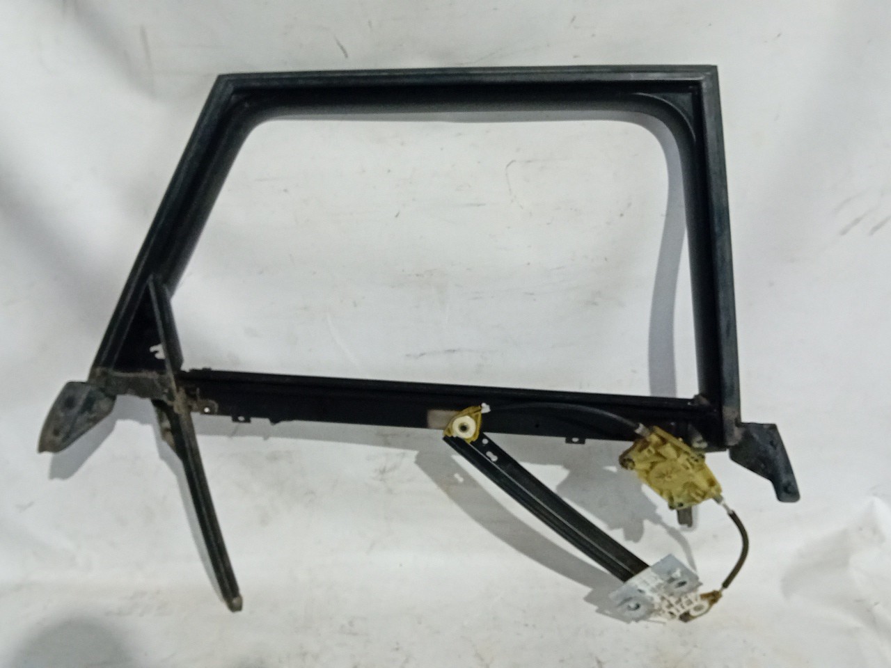 Right rear window regulator