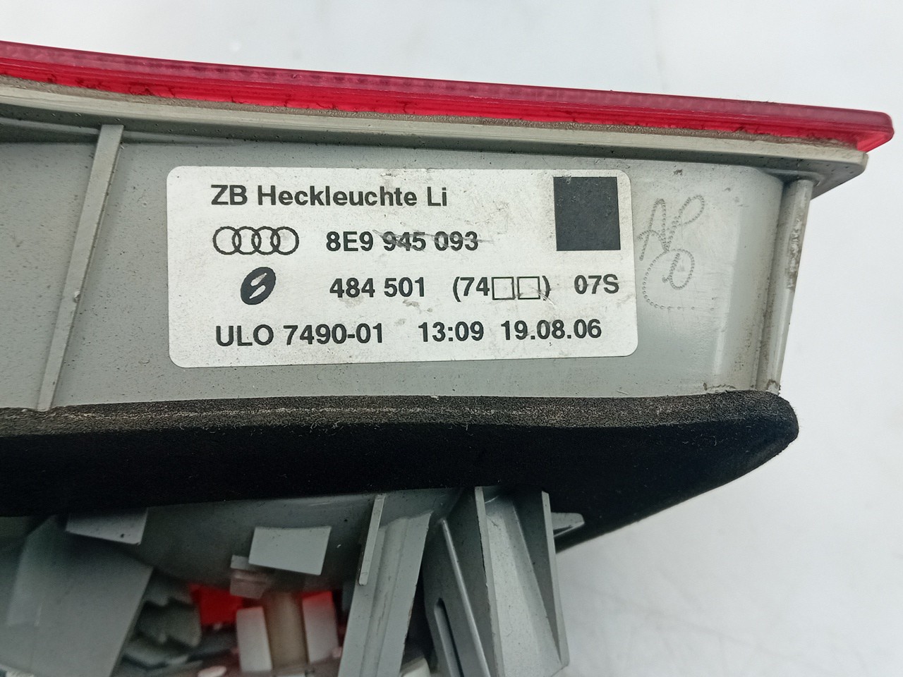 Farolim da mala esquerdo AUDI A4 Avant (8ED, B7) Imagem-4
